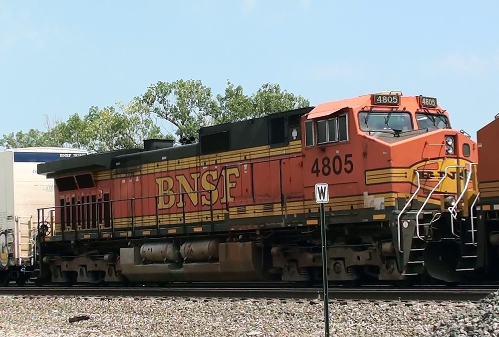 BNSF 4805